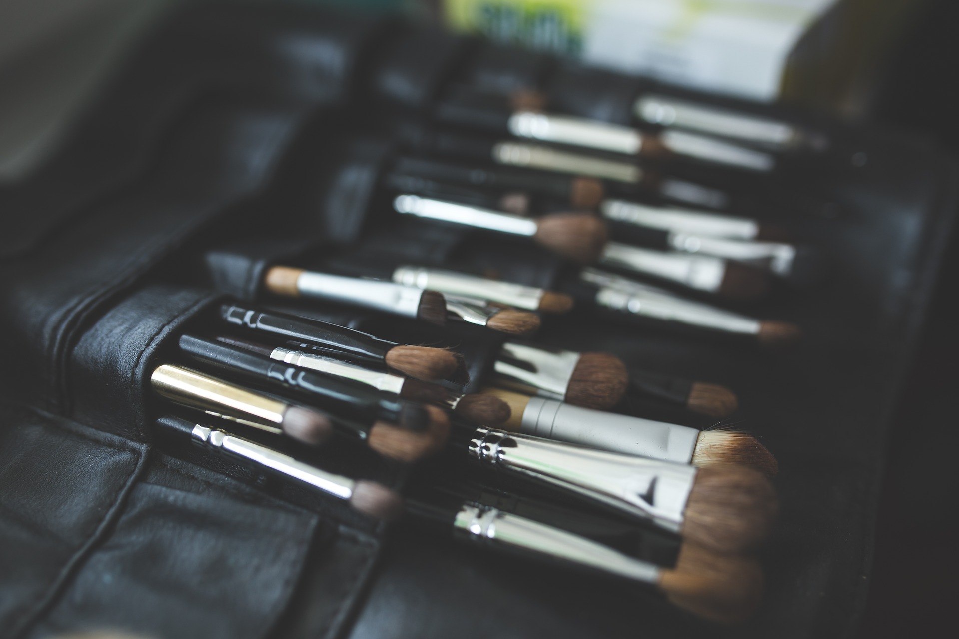 makeup artist tools